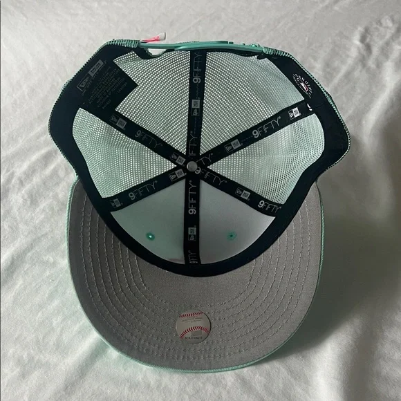 San Diego Padres City Connect -Mint Green Cap with Pink Logo - Picture 5 of 10